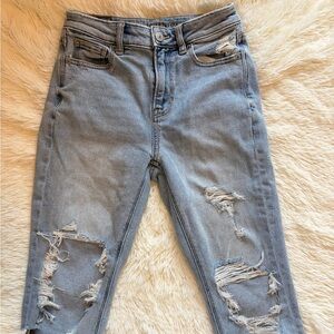 American Eagle Outfitters Light Blue Distressed Straight Mom Jeans Ladies 24”